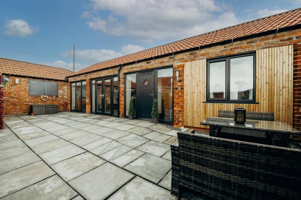 Elegant Barn Retreat With Jacuzzi * Grainthorpe